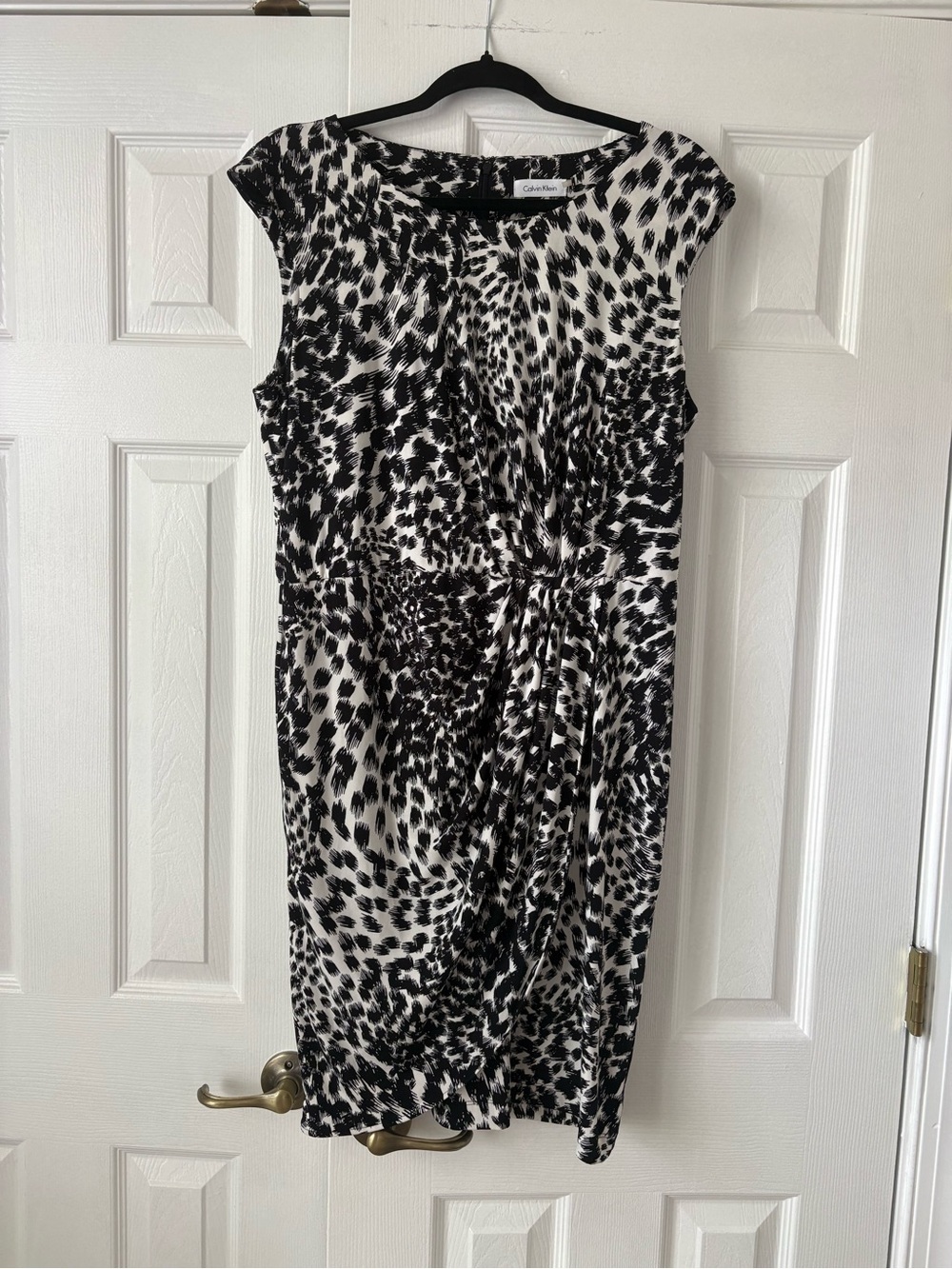 ⭐️FREE SHIPPING⭐️ Calvin Klein Sheath Dress